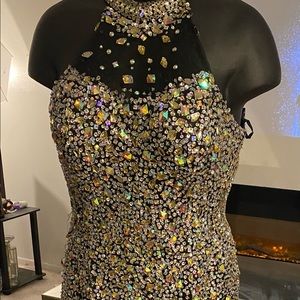 2x rhinestone beading, few unnoticeable stones missing or loose, easily fixable.